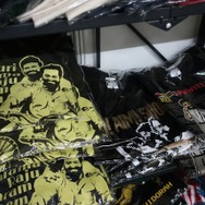 今年の物販コーナーはデカすぎる!『Starfield』グッズから「RRR」Tシャツまで登場のカオスな世界【TGS2023】