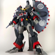 「HG デストロイガンダム」待望のガンプラ化！全高約390mmもの大迫力、一斉発射再現用の大量ビームエフェクトも圧巻