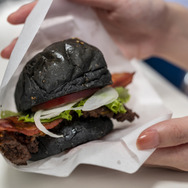 チバブラックバーガー 1200円