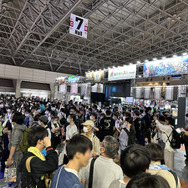 攻めの姿勢で撮影に応じるTGSのコンパニオンが輝いていた【フォトレポ】