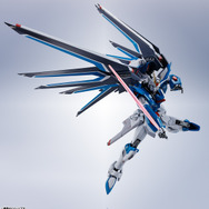 劇場版『ガンダムSEED』より新機体「ライジングフリーダムガンダム」発表！ガンプラ、METAL ROBOT魂などで早くも商品化