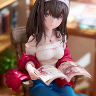 『デレマス』より、大胆なオフショルダーニットを着た「鷺沢文香」が立体化！限定版には表情がよく見える“前髪”と“微笑み顔”パーツなどが付属