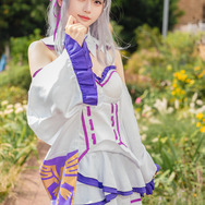 コスプレ】「リゼロ」エミリアの銀髪を靡かせる姿が麗しい！美女