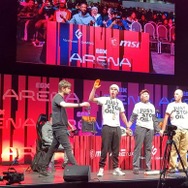 過激環境保護団体が『鉄拳7』英大会を妨害…モニターにオレンジ色の塗料をかけステージで石油廃止を叫ぶ