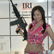 『サドンアタック』司令部広報室少佐、喜屋武ちあきちゃんが編集部に来たよ!