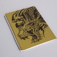 ノートから麻雀牌まで！ドンキにて「龍が如くグッズ」を販売！名越総合監督のサイン会も