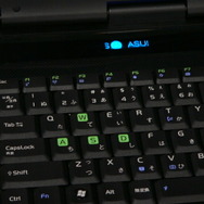 ASUSがGeForce8600mGT搭載のゲーミングノートPCを発売−マウス、キャリングバッグも付属するハイパワーマシン