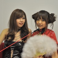 素敵な2人のお姉さまに『WEB 三国志 危機一髪』と『エンパイアヒーローズ』を教わる編集長