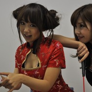 素敵な2人のお姉さまに『WEB 三国志 危機一髪』と『エンパイアヒーローズ』を教わる編集長