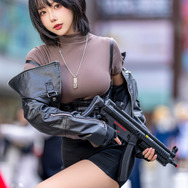 武装少女『Arena Breakout』／Momoko葵葵（X：@Leo_aoi）