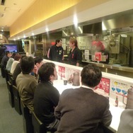 発売記念イベントはラーメン屋で！？『ダンテズ・インフェルノ』イメージキャラクターのダンテさんも登場