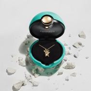 ティファニー×ポケモンコラボで473万円の「ピカチュウ」ジュエリーなどを販売―特別な「ブルーモンスターボール」に入れてお渡し