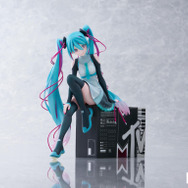 tarou2氏による「初音ミク」×「MTV」コラボアートが立体化！ピンク色のケーブルが巻かれたツインテールがキュート