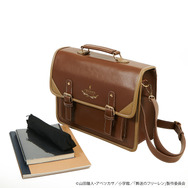 『葬送のフリーレン』よりサッチェルバッグが発売！フリーレンのトランクカバンをイメージしたオリジナルデザイン