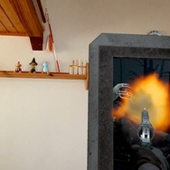 ドアも蹴破られたのでマグナムでぶっ飛ばす。