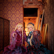 『Roman』ヴィオレット：二瑆 雪（X：@Agone_25）、オルタンス：二瑆 夏（X：@AgoAgo_25）／撮影：葉山Jr.（X：@yohzan_Jr）