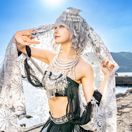 「西域漢服」ひよっこ（X@nakukotogadekin）／撮影：乃木章（X：@Osefly）、ウィッグ制作：Miyako（X：@miyako_cheng）