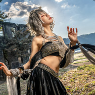 「西域漢服」ひよっこ（X@nakukotogadekin）／撮影：乃木章（X：@Osefly）、ウィッグ制作：Miyako（X：@miyako_cheng）