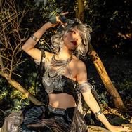 「西域漢服」ひよっこ（X@nakukotogadekin）／撮影：乃木章（X：@Osefly）、ウィッグ制作：Miyako（X：@miyako_cheng）