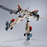ピンポイントバリアパンチや変形ギミックも忠実再現！「マクロスプラス」より主人公イサム・ダイソンが駆る「YF-19」が立体化