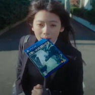 『人喰いの大鷲トリコ』をくわえる女子高生がインパクト大！PS Plus新CM「出会うって、革命。」篇が公開―特設ページも公開、Xキャンペーンも実施中