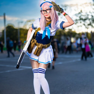 ネオン『勝利の女神:NIKKE』／零崎沙耶（X：@zerozakisaya）／撮影：乃木章