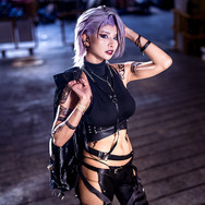 ゾーヤ『無期迷途』／Charess（X：@charechii、Instagram：charechii）