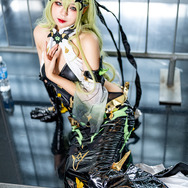 メビウス『崩壊3rd』／Caren（Instagram：caren_2611）