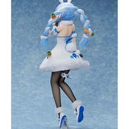 で、デカすぎるぺこ……「兎田ぺこら」1/4スケールフィギュアの