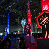 7周年を祝う想いが強すぎてクオリティーが限界突破！美女コスプレイヤーと巡る「#コンパスフェス」レポート