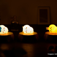 ムニュッと横になる「ちいかわ」がかわいい！ワイヤレス充電器としても使えるデスクトップライトが発売へ