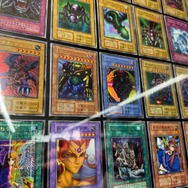 VR『遊戯王』で出会ったブラマジガールに一目惚れ！アツい開発者インタビューから、1万枚超えの歴代カード展示まで【東京ドームイベントレポ】