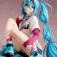 あらわになった太ももがスニーカーに映える!「初音ミク」×米山舞氏のコラボイラストがフィギュア化―低彩度の限定カラーも