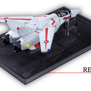 「超時空要塞マクロス」より、一条輝らが搭乗する「バルキリー」がトミカに！アニメOP映像の格納庫をイメージしたオリジナル台座が付属