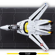 「超時空要塞マクロス」より、一条輝らが搭乗する「バルキリー」がトミカに！アニメOP映像の格納庫をイメージしたオリジナル台座が付属