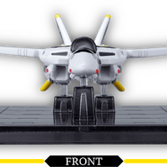 「超時空要塞マクロス」より、一条輝らが搭乗する「バルキリー」がトミカに！アニメOP映像の格納庫をイメージしたオリジナル台座が付属