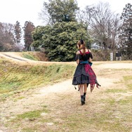 謎解きは足湯の後で！？美少女名探偵が豪華賞品が当たる「ナゾトキクエスト in ぐんま三大梅林」に挑戦