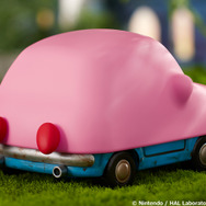 後ろに引っ張ると走り出すギミックも！『星のカービィ』車にほおばりヘンケイした「カービィ」がフィギュア化