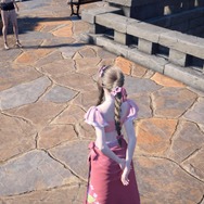 『FF7 リバース』の「水着エアリス」から目が離せない！ 柔肌MAXな“トップス＆ミニスカ”と“お嬢様”なパレオ、あなたはどっち！？
