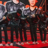 eスポーツ大会で「クロックス」を履いていた選手に罰金…見かねたクロックスは罰金を肩代わり、チームとスポンサー契約結ぶ