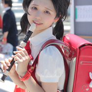 歌愛ユキ「強風オールバック」楽曲：ゆこぴ／桃田とろ（X：@toro_momomo）、撮影：谷口godhiva（X：@akameganeda_yo）