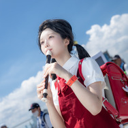 歌愛ユキ「強風オールバック」楽曲：ゆこぴ／桃田とろ（X：@toro_momomo）、撮影：くれべー（X：@kurebe_hobby）