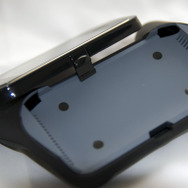 ゲームが楽しく便利になる?iPhone/iPod touch用ゲームコントローラー型アダプター