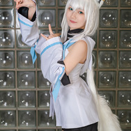 【コスプレ】太ももを美しく魅せる片足ニーハイとおへそ…！秀逸な衣装デザインにも喝采を送りたいめちゃカワ「フブさん」レイヤー・マリルリ【写真8枚】