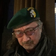 声優・大塚明夫さんの姿が、どう見ても“ビッグボス”―「サバゲやってみたい」の一言にファンの想像が加速する