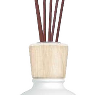 ジンオウガやアイルーをモチーフにした香り？『モンハン』より5種類のリードディフューザーが登場