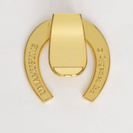 『ウマ娘』公式監修の「トレセン学園」夏制服がとってもリアル！蹄鉄型のクリップやブローチまで再現した本格仕様