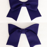 『ウマ娘』公式監修の「トレセン学園」夏制服がとってもリアル！蹄鉄型のクリップやブローチまで再現した本格仕様