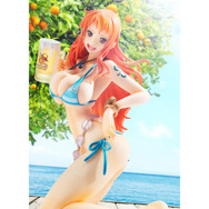 水着がはちきれそう！「ワンピース」より「ナミ」限定カラー