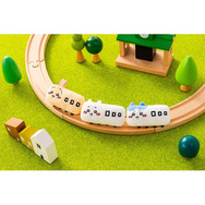 電車風の「ちいかわ」がかわいい！ぬいぐるみバッジセットと